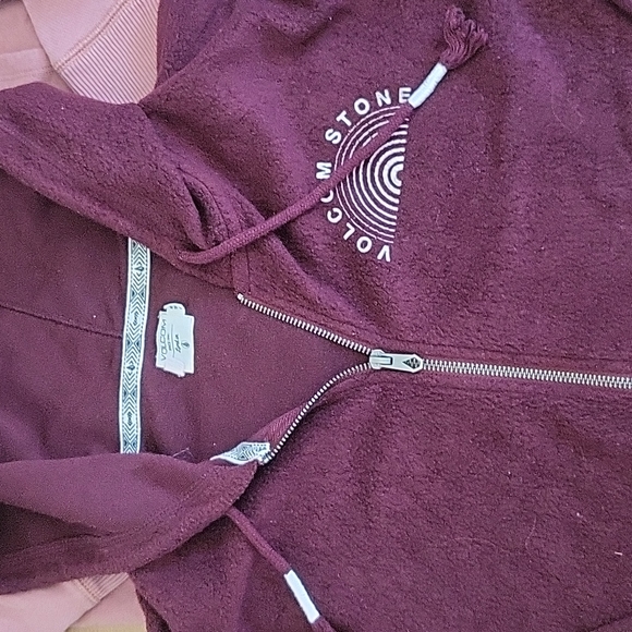 VOLCOM hoodie bundle of sweaters ✨️ 😍 - Picture 4 of 11